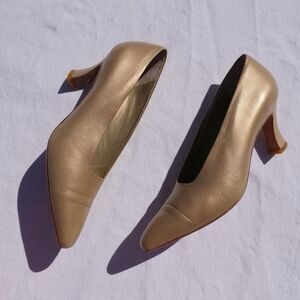 90s Via Spiga gold leather‎ pumps